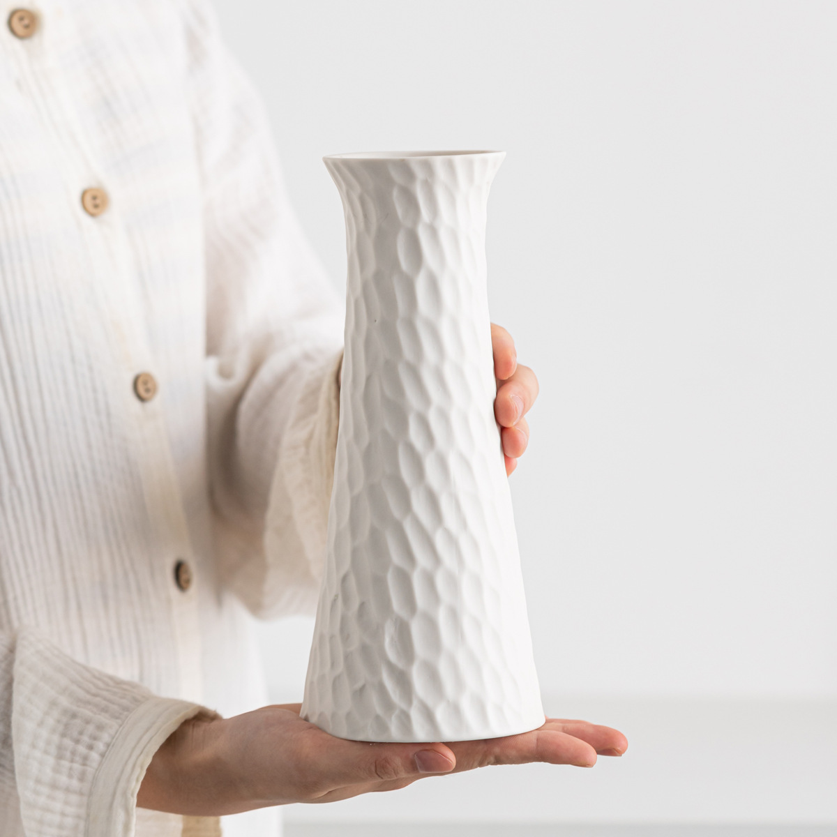 Ceramics, simple large vase, home decoration, white surface, fish scale pattern, - Image 2
