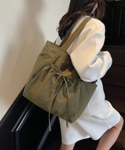 Nylon cloth bag women's large capacity versatile casual shoulder bag cloth bag high-end sense commuting toy bag