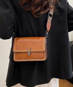 High-end armpit bag small square bag women's bag autumn and winter retro trend classic versatile shoulder bag crossbody bag