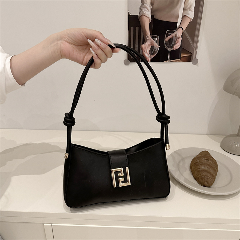 Niche design portable cross-pack French literary texture popular bag underarm bag women's trendy pure color - Image 3