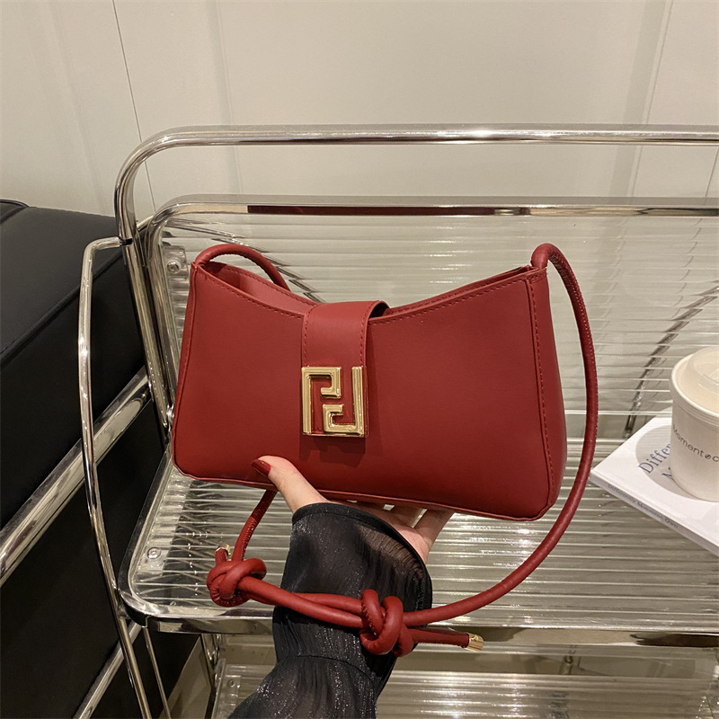 Niche design portable cross-pack French literary texture popular bag underarm bag women's trendy pure color - Image 4