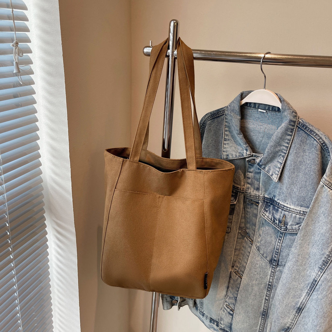 Casual large capacity canvas bag thickened and solid tote bag fashionable shoulder bag college student class commuting bag - Image 16