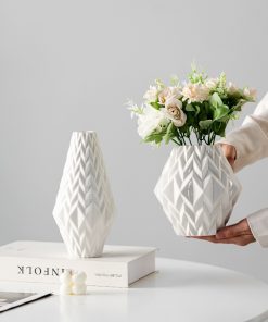 Modern simple geometric diamond ceramic vase home hydroponic flower arrangement light luxury high-end decorative art ornaments