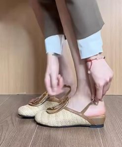 Niche personalized design sense straw-woven vacation style toe shoes for women in summer trip-belt hollow heeled semi-slippers