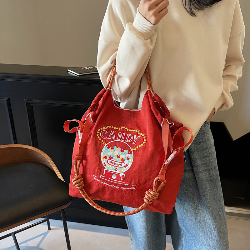 Embroidered women's bag Light Shesen shoulder bag High-value shopping bag versatile tote crossbody bag - Image 2